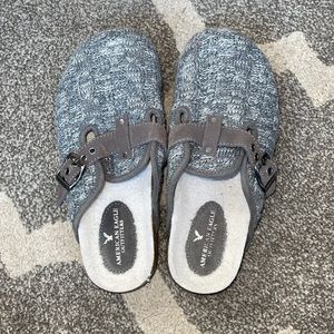 American Eagle Clogs